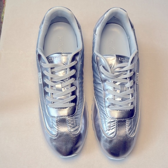 DKNY Forsythe Sneaker Women metallic blue size 10 - Picture 2 of 10